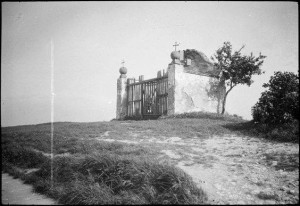 A Gellert Hegyi Kalvaria Kapolnaja 1916 Majus 9 Ii  Vh Ban Pusztult El Andre Kertesz Felvetele